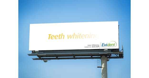 Evidentの屋外広告例